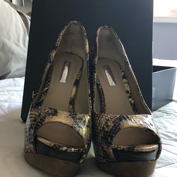 H Halston platform block heel - Picture 2 of 6